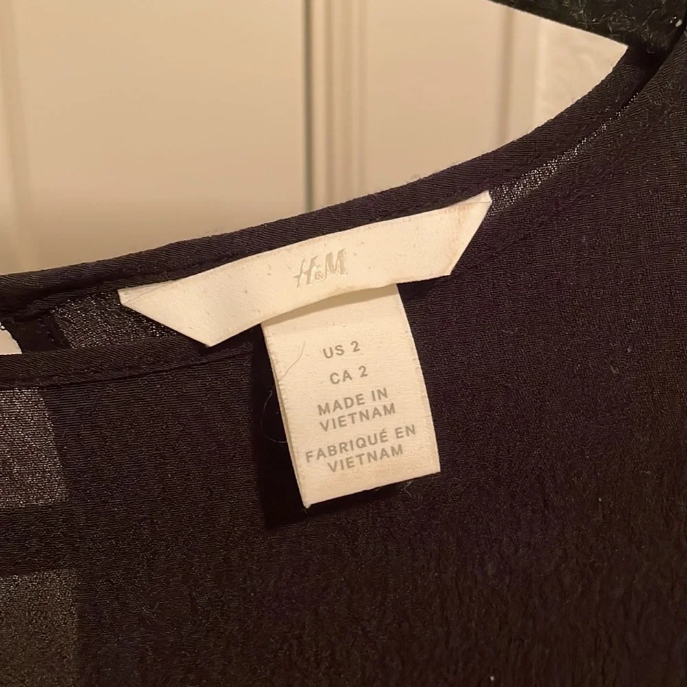 Simple top - Picture 2 of 2